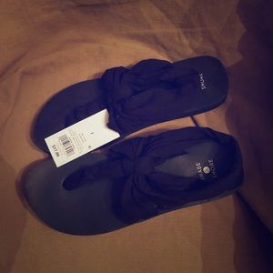 Shade & Shore Target yoga mat sandals. Brand new.